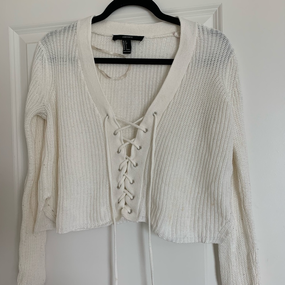 Forever 21 cropped sweater top white lace up